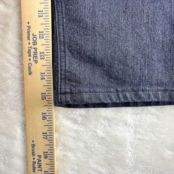 DIAMANTE Jeans Capris Women's 24 Dark Wash Denim Shorts Embellished Belt Buckle - Picture 6 of 8